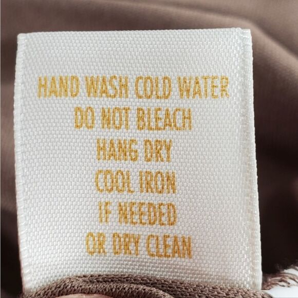 🔹️Anthropologie Adiva Brown Ruffled Rosette Neck Sleeveless Top Small - Picture 10 of 10